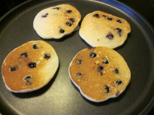 Blueberry pikelets_5555