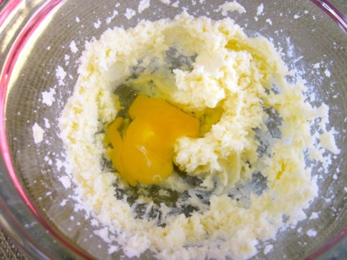 Date and Coconut Loaf myfavouritepastime.com Date loaf_4498_2