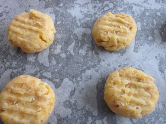 Crunchy Cheese Biscuits_4726