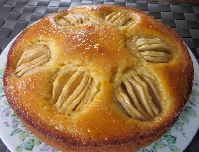 Apple Cake with Apricot Jam Glaze myfavouritepastime.com Apple Cake with Apricot Jam Glazing_7679