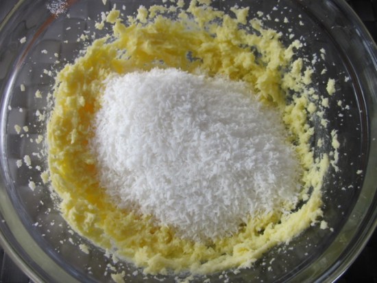 Apricot Chocolate Chip and Coconut Cake myfavouritepastime.com Apricot Choc Chip and Coconut Cake_7694