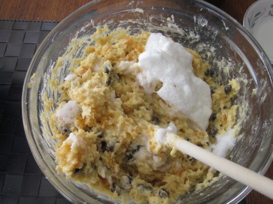 Apricot Chocolate Chip and Coconut Cake myfavouritepastime.com Apricot Choc Chip & Sultana Cake_7716