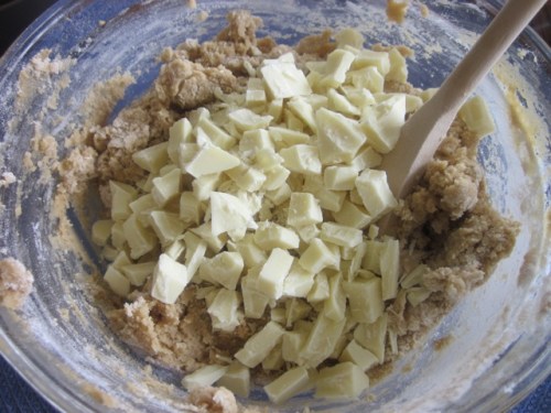 Stir in chocolate chunks -myfavouritepastime.com White Chocolate Chunk Cookies_1688