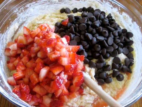 Banana Strawberry Bread with Chocolate Chips myfavouritepastime.com_5501_2