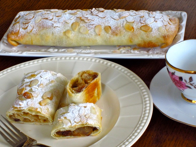 Apple Strudel myfavouritepastime.com_6076