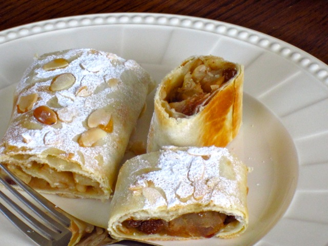 Apple Strudel myfavouritepastime.com_6081