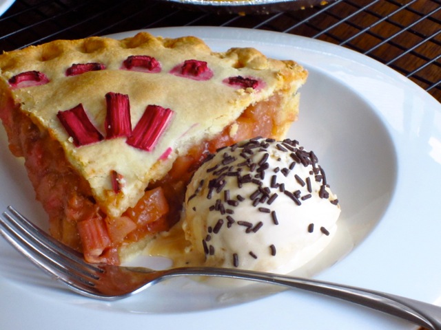 Rhubarb Apple Pear Pie myfavouritepastime.com_6193