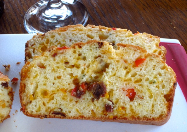 Easy Cheese Bread with Sun-dried Tomato and Capsicum myfavouritepastime.com_7063