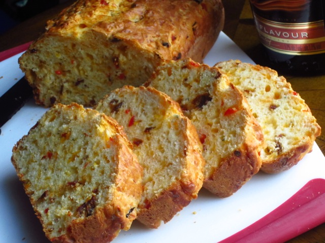 Easy Cheese Bread with Sun-dried Tomato and Capsicum myfavouritepastime.com_7134