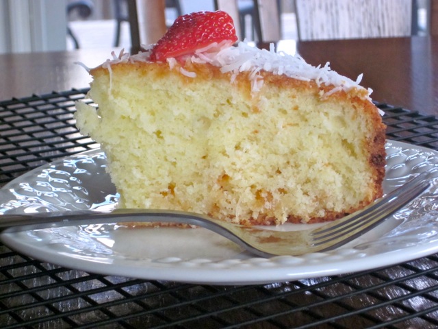 Coconut Milk Cake with White Chocolate Chips myfavouritepastime.com_3035