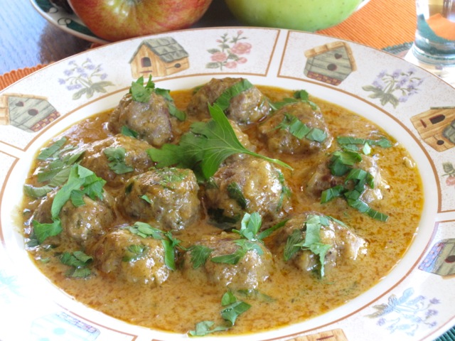 Meatballs in Nutty Coconut Curry myfavouritepastime.com_8601