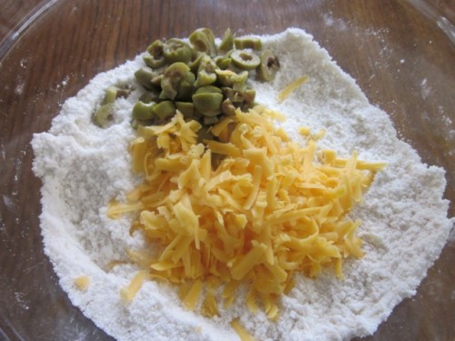 Sweet Potato Cheese and Olive Scones myfavouritepastime.com Sweet Potato Cheese and Olive Scones myfavouritepastime.com_8093