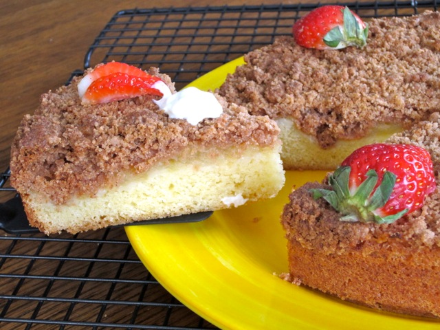 Apple Cinnamon Crumble Cake myfavouritepastime.com_1080