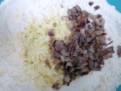 Cheese and Onion Loaf myfavouritepastime.com_9679