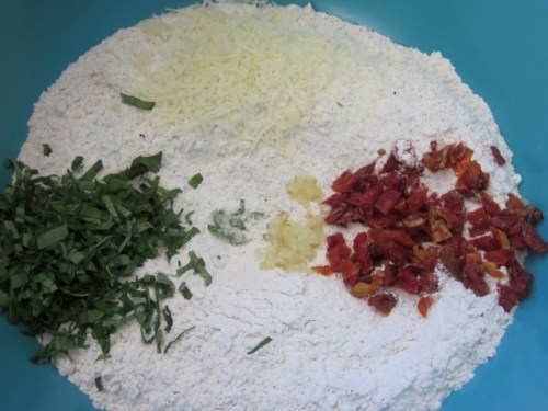 Cheese, Basil and Sun-dried Tomato Bread myfavouritepastime.com_0050