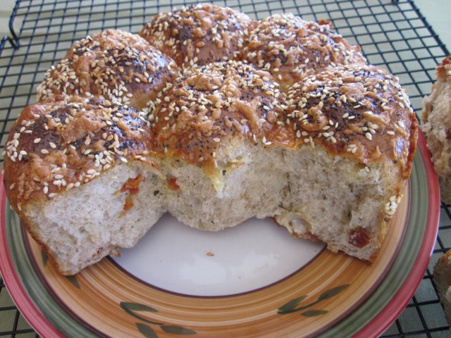 Cheese, Basil and Sun-dried Tomato Bread myfavouritepastime.com_0101_2