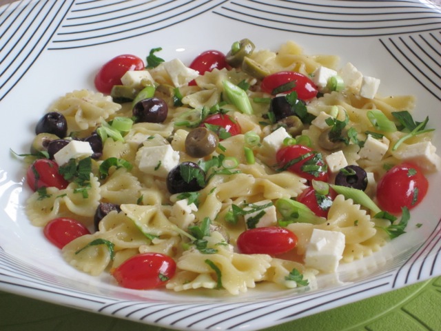 Farfalle with Cherry Tomatoes and Feta myfavouriteptasime.com Farfalle with Cherry Tomatoes and Feta myfavouriteptasime.com_0741