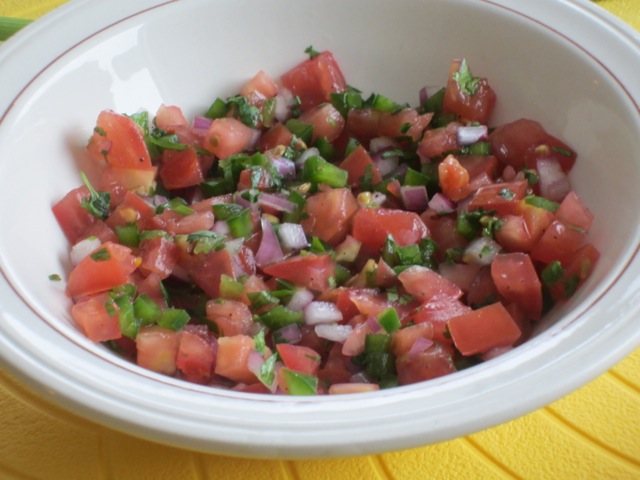 Fresh Tomato Salsa myfavouritepastime.com_1498