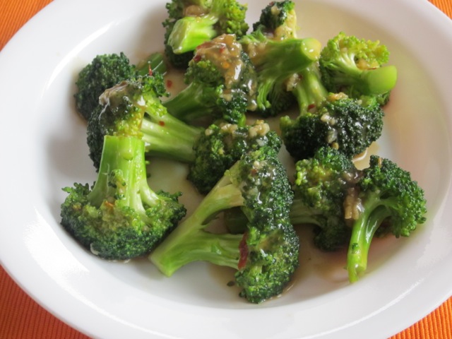Spicy Broccoli with Garlic Sauce myfavouritepastime.com _0919
