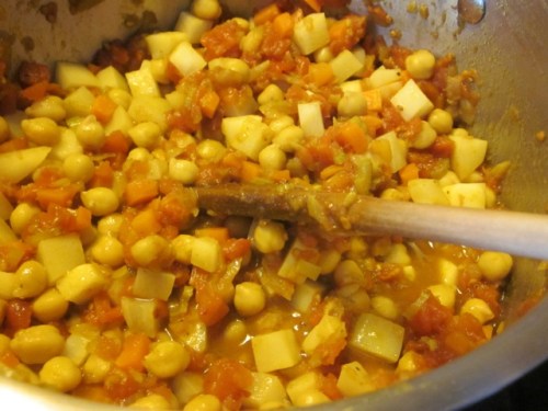 Spicy Chickpea Carrot and Potato Soup myfavouritepastime.com Spicy Chickpea and Carrot Potato Soup myfavouritepastime.com_1242