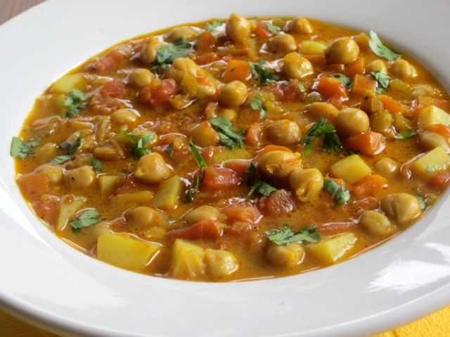 Spicy Chickpea Carrot and Potato Soup myfavouritepastime.com Spicy Chickpea and Carrot Potato Soup myfavouritepastime.com_1267