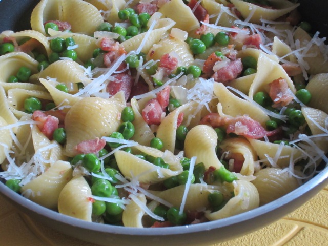 Pasta with Bacon and Peas myfavouritepastime.com_1799