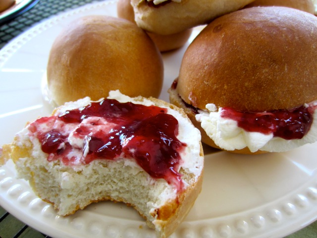 Cream Buns myfavouritepastime.com_1209