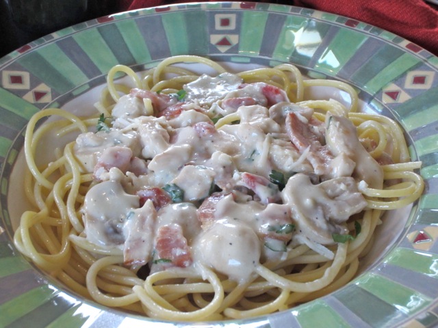 Fettuccine with Chicken and Mushroom Sauce myfavouritepastime.com_2681