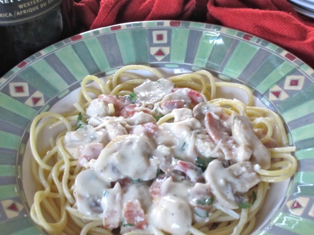 Fettuccine with Chicken and Mushroom Sauce myfavouritepastime.com_2687