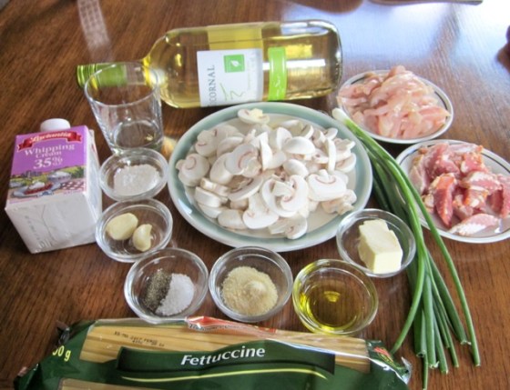 Fettuccine with Chicken and Mushroom Sauce myfavouritepastime.com_3652