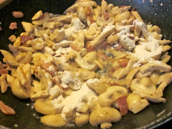 Fettuccine with Chicken and Mushroom Sauce myfavouritepastime.com_3667