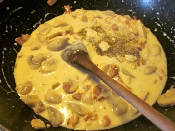 Fettuccine with Chicken and Mushroom Sauce myfavouritepastime.com_3676