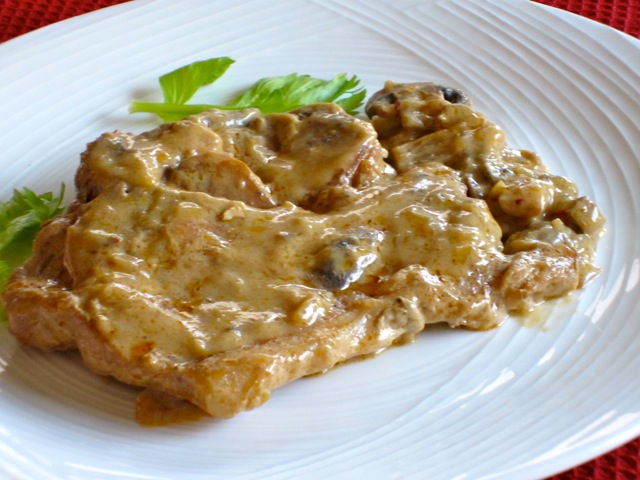 Pork Chops with Creamy Mushroom Sauce myfavouritpastime.com_2151_2