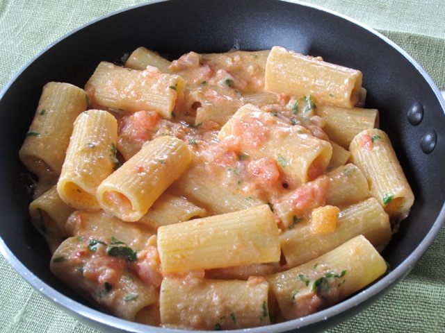 Pasta in Creamy Tomato Mascarpone Sauce myravouritepastime.com_2733