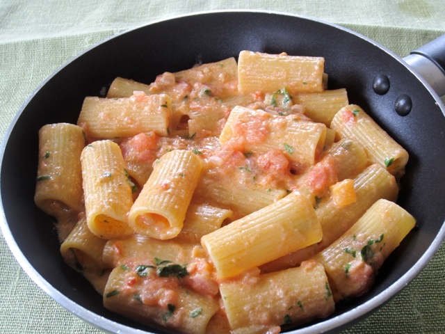 Pasta in Creamy Tomato Mascarpone Sauce myravouritepastime.com_2740