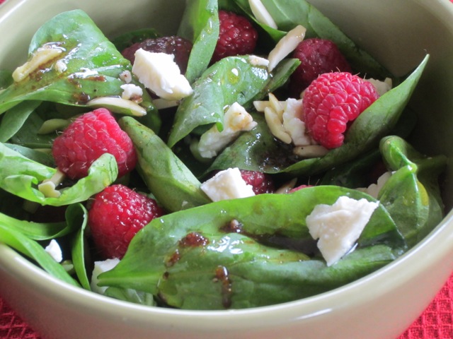 Spinach Raspberry and almond salad myfavouritepastime.com_2273