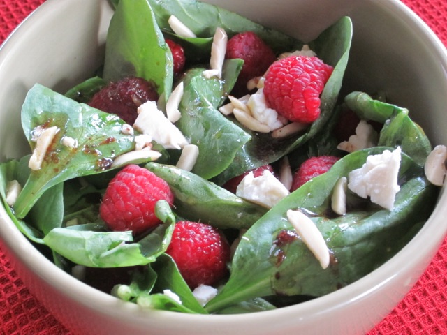 Spinach Raspberry and almond salad myfavouritepastime.com_2916