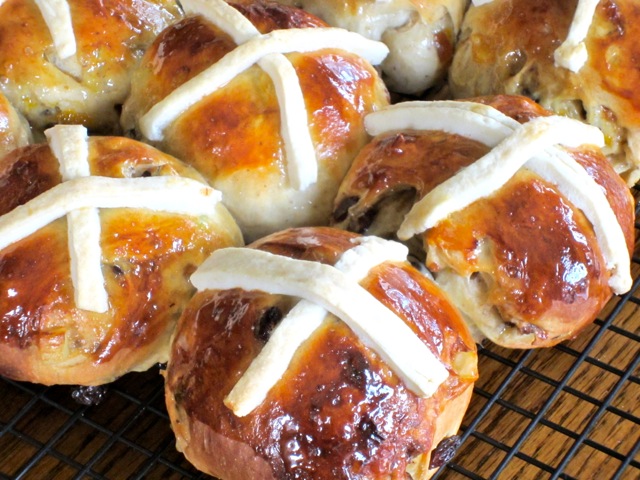 Hot Cross Buns myfavouritepastime.com_3204