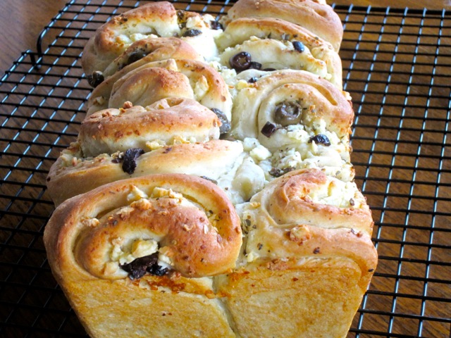 Feta and Olive Pull-Apart Bread myfavouritepastime.com_3557