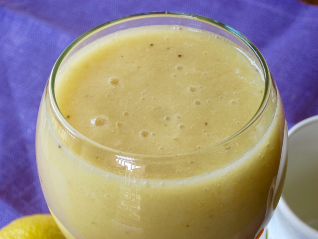 Banana Cantaloupe Pineapple Smoothie myfavouritepastime.com_6165