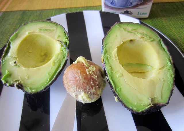 How to Cut Avocado myfavouritepastime.com_3639