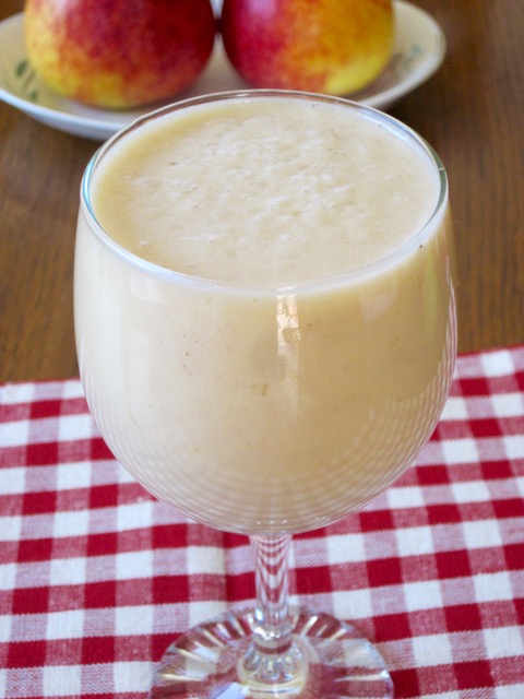 Pear Banana and Cantaloupe Smoothie myfavouritepastime.com_6240