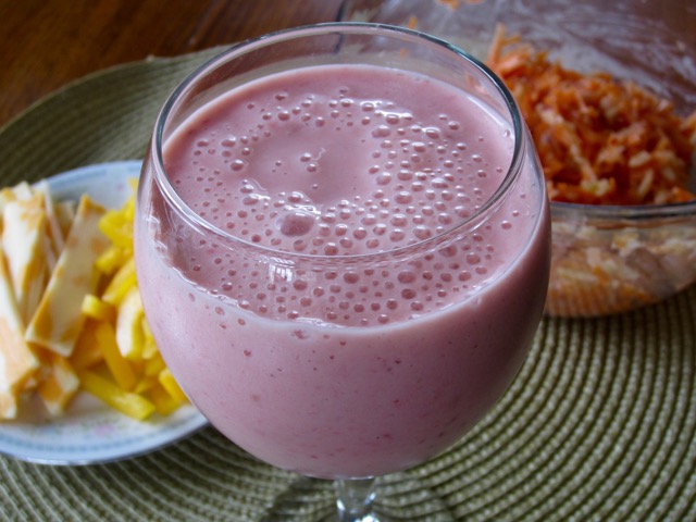 Apple Raspberry and Orange Smoothie Apple Raspberry and Orange Smoothie