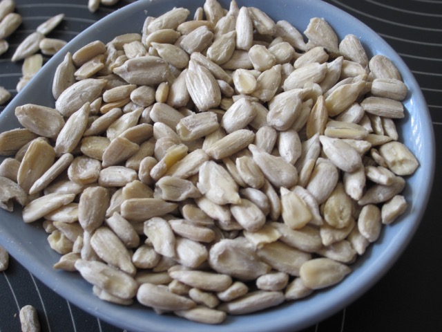 Raw sunflower seeds, hulled
