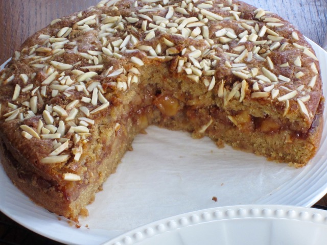 Moist Apple and Spice Cake myfavoutiepastime.com