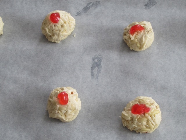 Almond Oatmeal Cookies myfavouritepastime.com