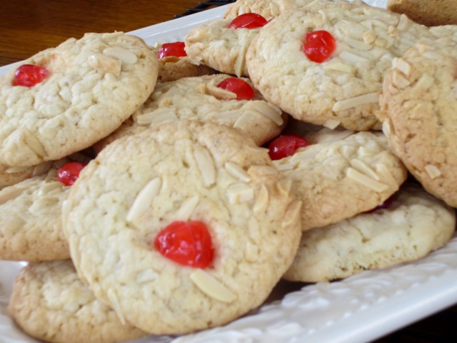 Almond Oatmeal Cookies myfavouritepastime.com Almond Oatmeal Cookies myfavouritepastime.com