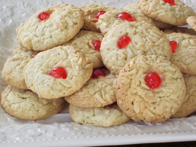 Almond Oatmeal Cookies myfavouritepastime.com Almond Oatmeal Cookies myfavouritepastime.com