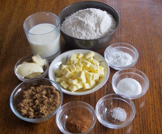 Easy Cinnamon Rolls myfavouritepastime.com