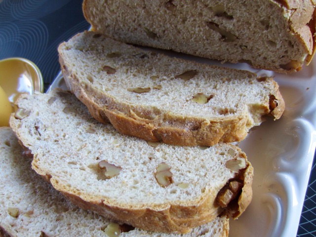 Pain au noix myfavouritepastime.com